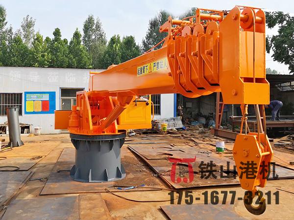 江西新余甲板起重機廠家船用起重機如何進行裝卸貨物？